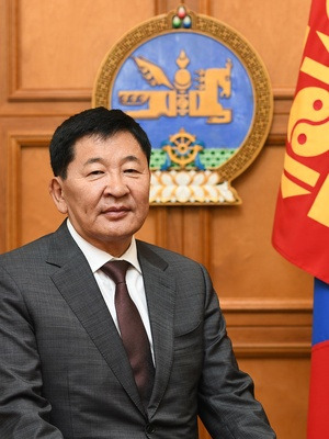 Б.Дэлгэрсайхан: Ирэх жил шинээр тавьсан автозамын төслүүдийг бүгдийг нь хасчихлаа. Замаас илүү чухал асуудал байгааг ойлгож байна